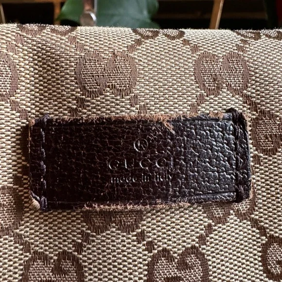 Gucci duffle travel/gym bag *PRICE is FIRM - Picture 11 of 16